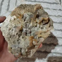 سنگ بسیار زیبا کسی خاست معاوضه دارم
