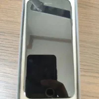 اپل iPhone 8 با حافظهٔ ۶۴ گیگابایت