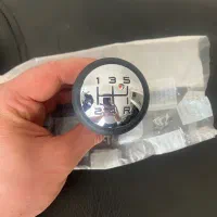 سردنده اورجینال و آرم شیر جلو پنجره اورجینال ۲۰۷