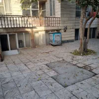 ویلایی ۲۳۰ متری ، ۳۰ متر تجاری ،حاشیه خیابان اصلی