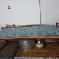 تخت آهنی