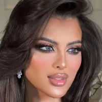 مدل میکاپ شینیون کوتاهی رنگمو فشیال تتو ناخن|خدمات آرایشگری و زیبایی|اصفهان, سنبلستان|دیوار
