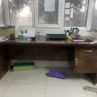 میز تحریر و خوش خواب