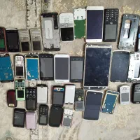 تعدادی موبایل نیمه سالم