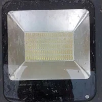 پروژکتور ۲۰۰W