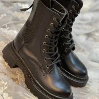 فروش کفش اسپرت. زنانه. مردانه .بچگانه|کیف، کفش، کمربند|چورزق, |دیوار