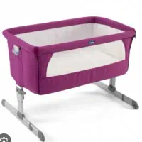 تخت کنار مادر چیکو next to me