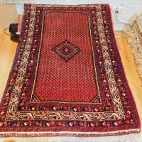ذرع و نیم دستباف زمینه لاکی سنقر