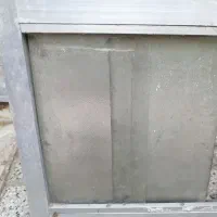 پنجره سروسی وحمام الومینیومی.