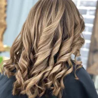 خدمات آرایشگری