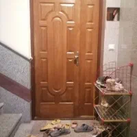 درب ورودی آپارتمان