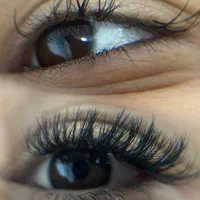 کاشت تخصصی مژه