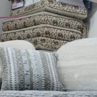 پشتی داخل فوم طرح برجسته کرم رنگ