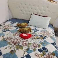 تخت به همراه خو‌‌شخواب