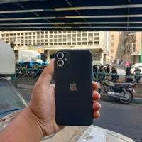 اپل iPhone 11 با حافظهٔ ۱۲۸ گیگابایت
