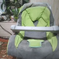 صندلی بچه سالم در حد نو