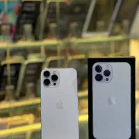 آیفون12Pro Maxسفید256گیگ/درحدآکبند/بدون بازشدگی