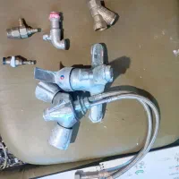 تعدادی شیرآلات برنجی سالم