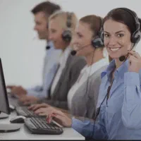 ادمین اینستاگرام . فروشنده خانم