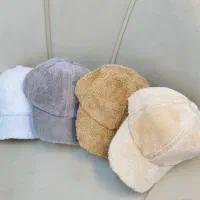 گوشگیر و کلاه پشمی|لباس|جوین, |دیوار