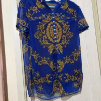 تعدادی شومیز و روسری زیبا