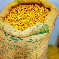 فروش ادویه درجه زردچوبه فلفل سیاه و....