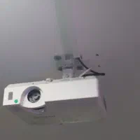 دیتا پروژکتور و پرده