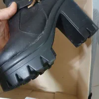 نیم بوت|کیف، کفش، کمربند|پرند, فاز ۵|دیوار