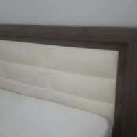 فقط تاج تخت فروشیه