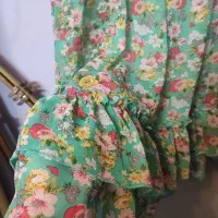 لباس|لباس|مشهد, تربیت (صدف)|دیوار