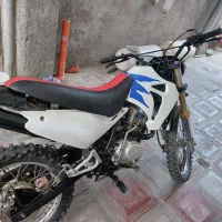 تریل پیشرو زیپ استار ۲۰۰