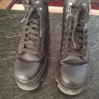 پوتین|کیف، کفش، کمربند|شاهین دژ, |دیوار