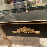 سه عدد میز مناسب فروشگاه هر عدد پنج میلیون