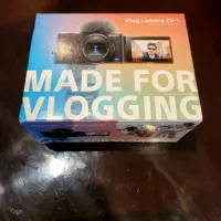 دوربین عکاسی و فیلمبرداری سونی ZV1 با سه پایه و ..