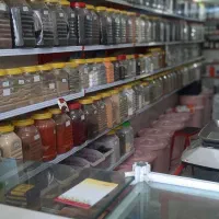 واگذاری مغازه عطاری فعال.باتمامی اجناس|اجارهٔ مغازه و غرفه|شیراز, پودنک|دیوار