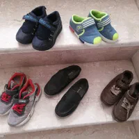 تعدادی صندل و کفش و کتونی پسرانه سالم و تمیز