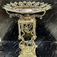 کنار سالنی تمام برنزی