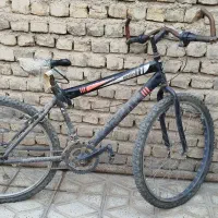 میز تلویزیون و دوچرخه ۲۶