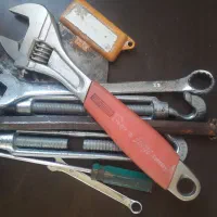 تعدادی آچار اصلی آلمانی|ابزارآلات|قم, باغ شریفی|دیوار