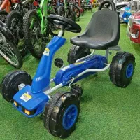 چهارچرخه آبی رنگ