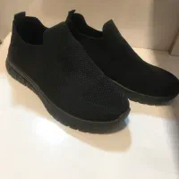 تعدادی کیف و کفش کاملا نو و فروشگاهی