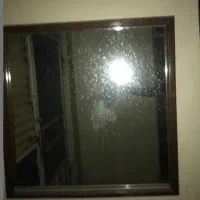 آینه جنس سنگی 80طول و 80 عرض میباشد