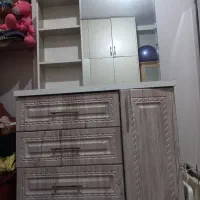 میز ارایش در حد نو|آرایشگاه و سالنهای زیبایی|کرمانشاه, |دیوار