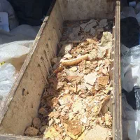 نان خشک و اهن و فلزات