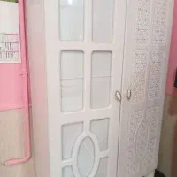 میز اداری بزرگ و یک کمد بچه|دفتر کار|نیشابور, عدالت|دیوار