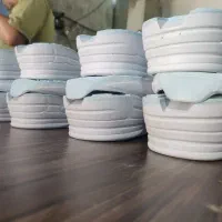 خدمات رنگکاری زیره کتونی
