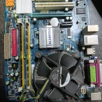 مادربرد ddr2 با دو عدد رم دو گیگ برند GIGABYTE