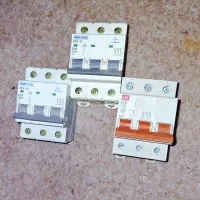 کلیه اجناس داخل عکس به نصف قیمت بازار|مصالح و تجهیزات ساختمان|شیراز, زرهی|دیوار