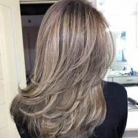 رنگ مو و کوتاهی و مدل مو انجام میشود