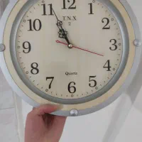 ساعت دیواری  نو هستش